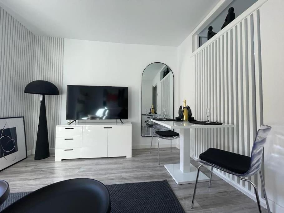 Urban Home By Unique Rooms Burgos Exterior photo